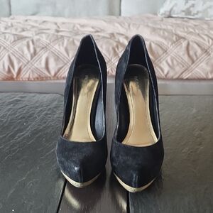 BCBGeneration Elegant Black and Gold Heels